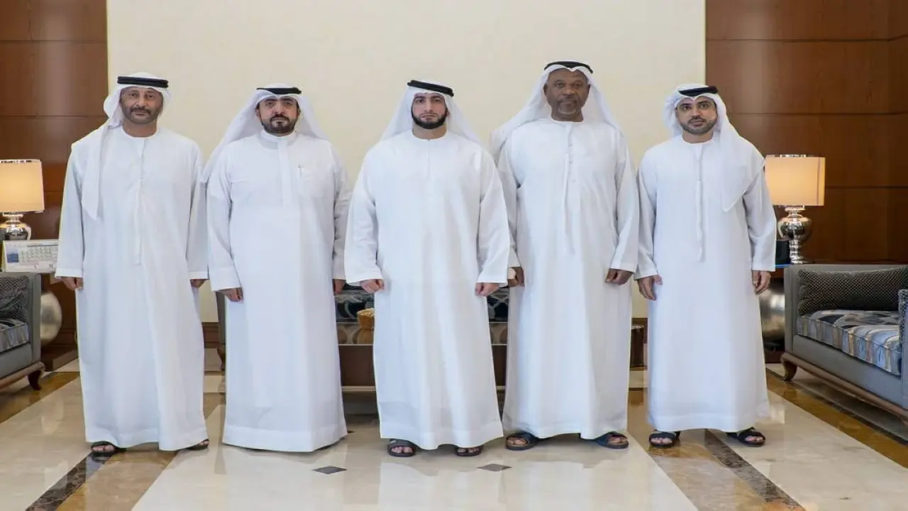 راشد بن حمدان يستقبل وفد اللجنة العليا لسباق القفال